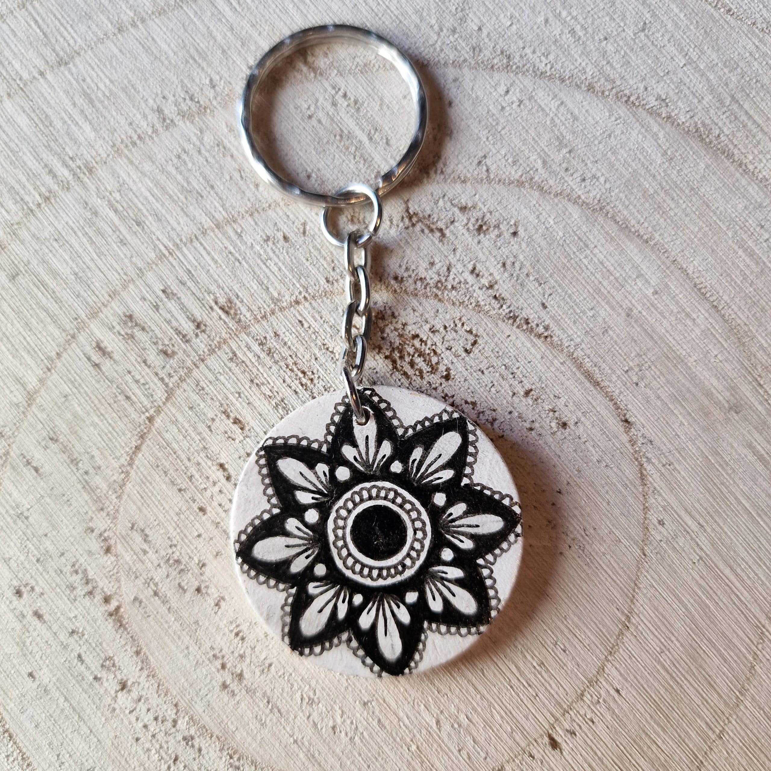 Mandala Keyring Black & White - Image 5