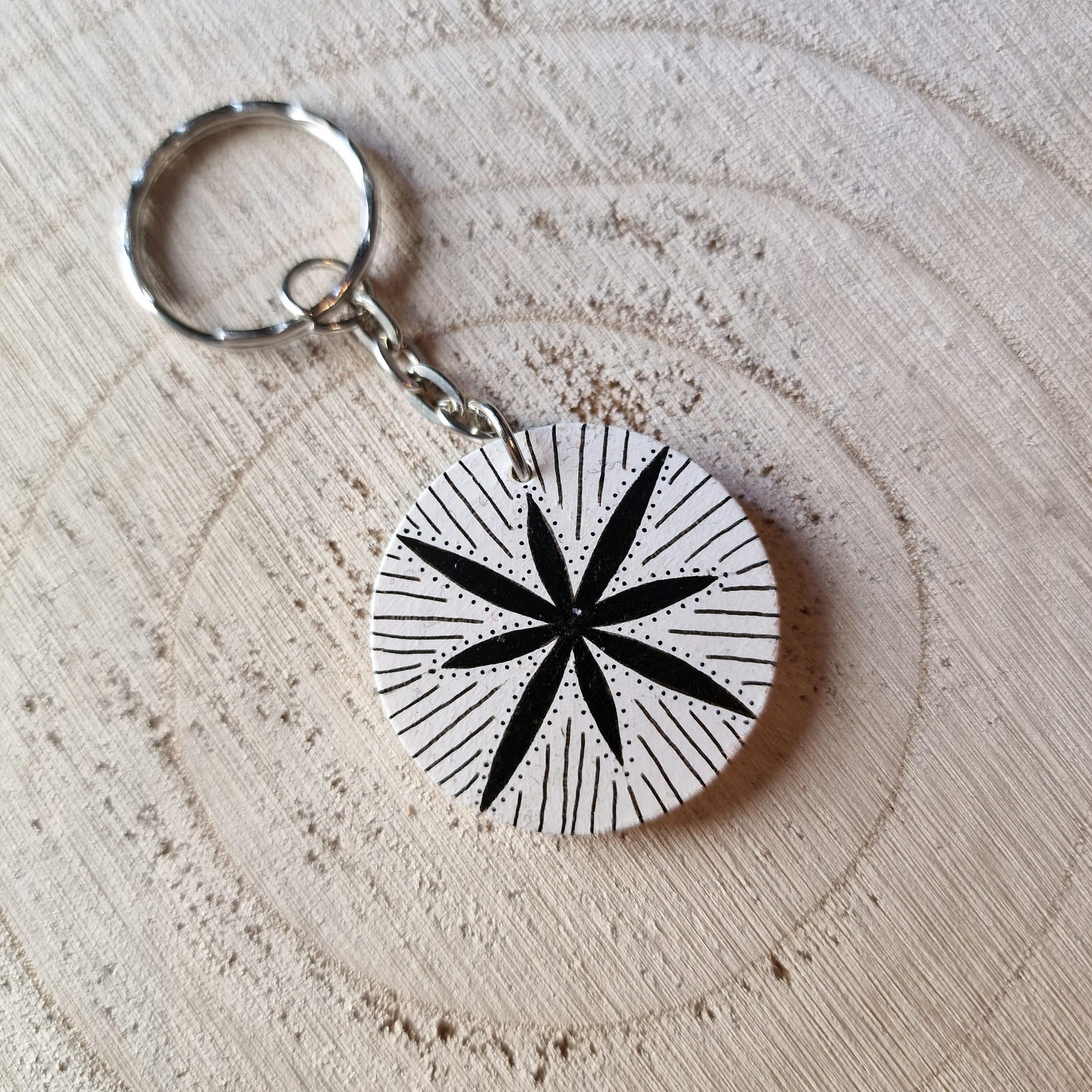 Mandala Keyring Black & White - Image 4